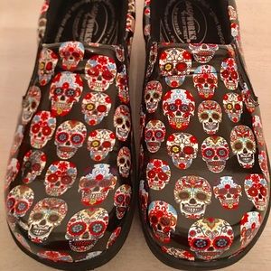 Easy Street Cushioned Skull Shoe